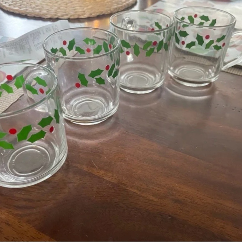 Set of 4 Vintage Holiday Mistletoe  Glasses Cups Christmas Home Decor DrinkWare